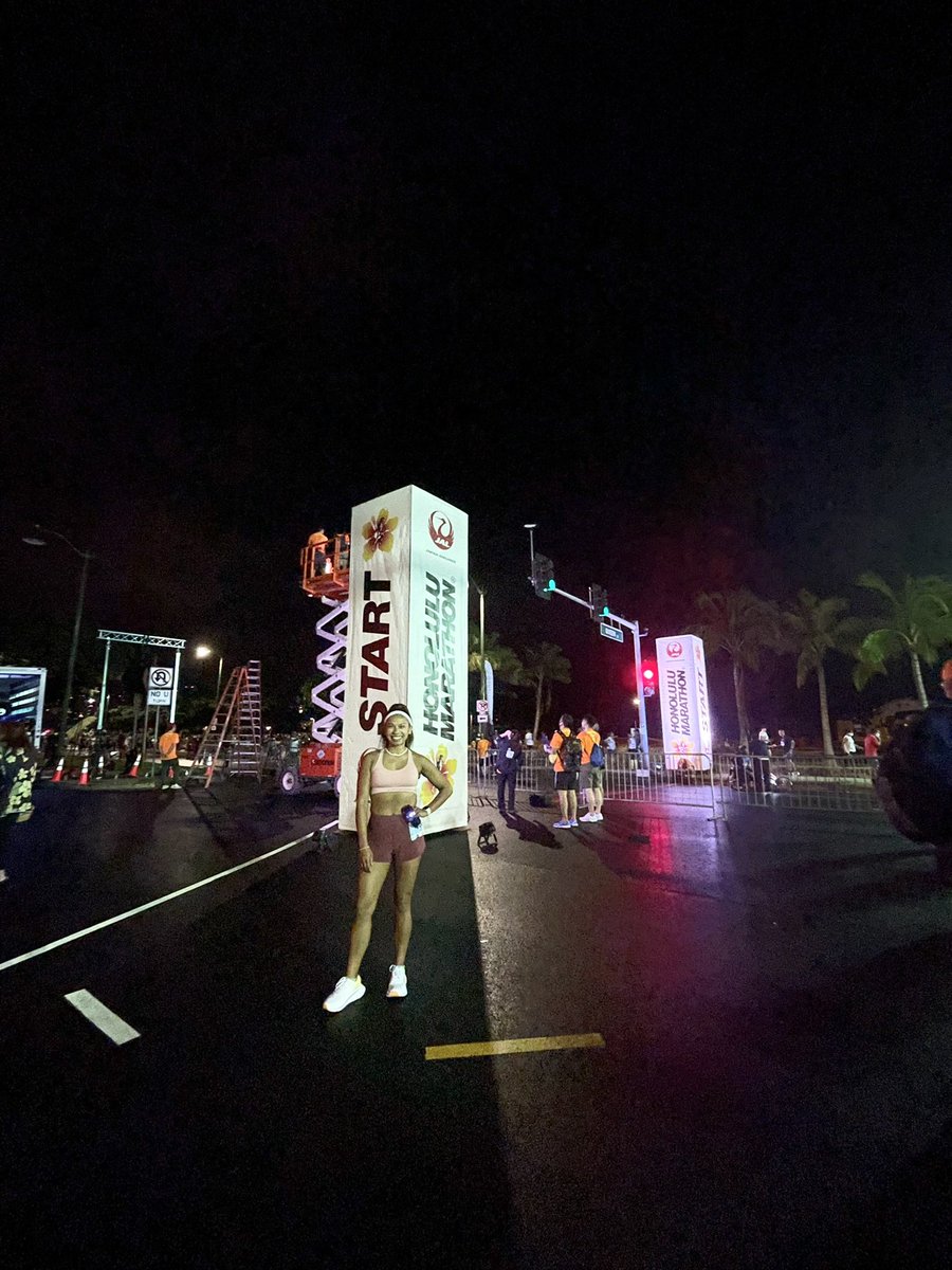 _oncruzcontrol's tweet photo. The first time I had four hours and fifty four minutes to remind myself who I am at every mile. Could NOT have finished at my goal without my pacer, my friend Matt Sorenson.
#oncruzcontrol 
#honolulumarathon https://t.co/8WfV2Qcp61