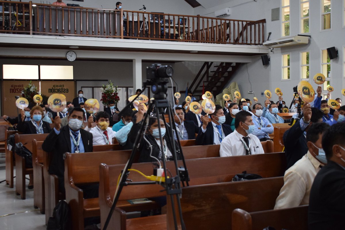 Culminando el informe de secretaría delegados aprueban el mismo en el #CongresoOrdinarioMob.
El pr. Javier Lopez resalta el crecimiento de la membresía de la iglesia.