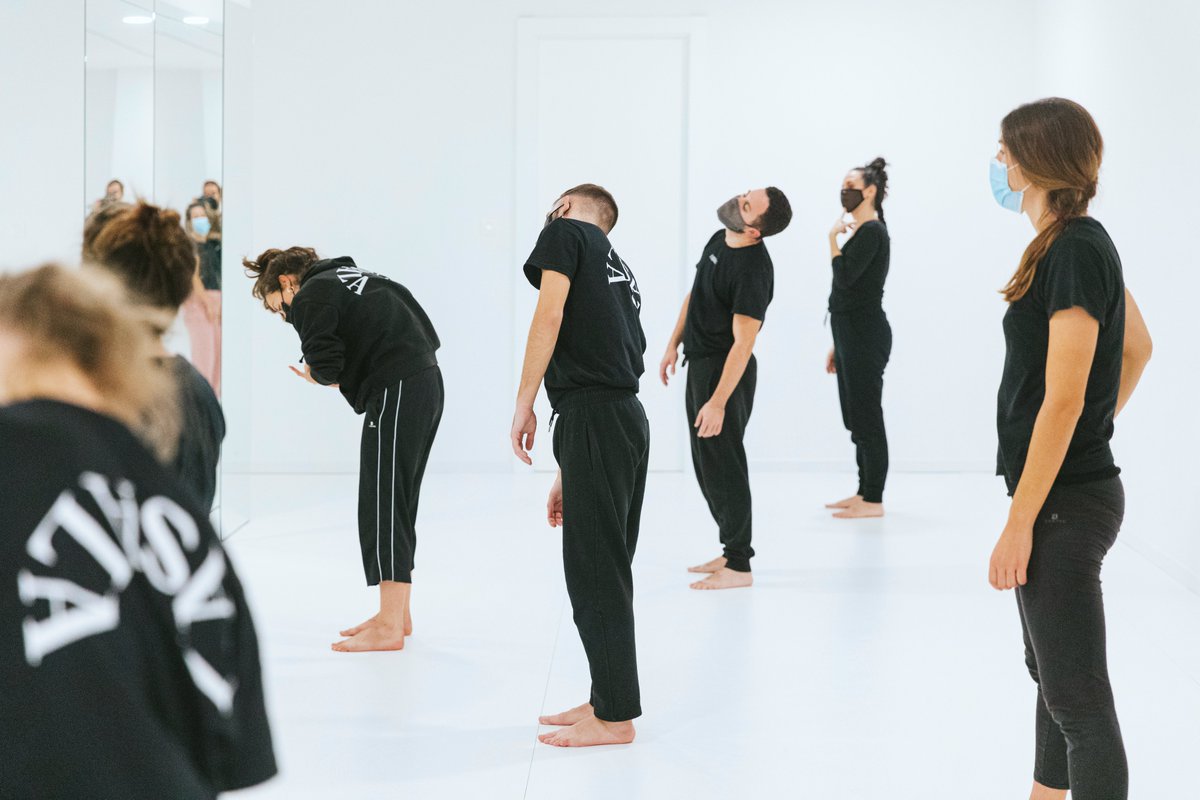 EspacioLasala's tweet photo. Empieza una nueva semana en E S P A C I O L A S A L A
🤺🤺🤺
Clases de danza contemporánea todos los días con diferentes grupos y niveles.
Imparte Begoña Ruiz
Dispara @legazsergio
#danzacontemporanea #espacioLASALA #murcia https://t.co/U25xckQ2TE
