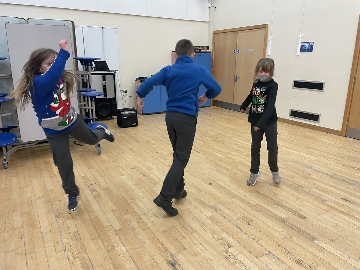 Year 6 Sinéad O’Hart Class tweet media