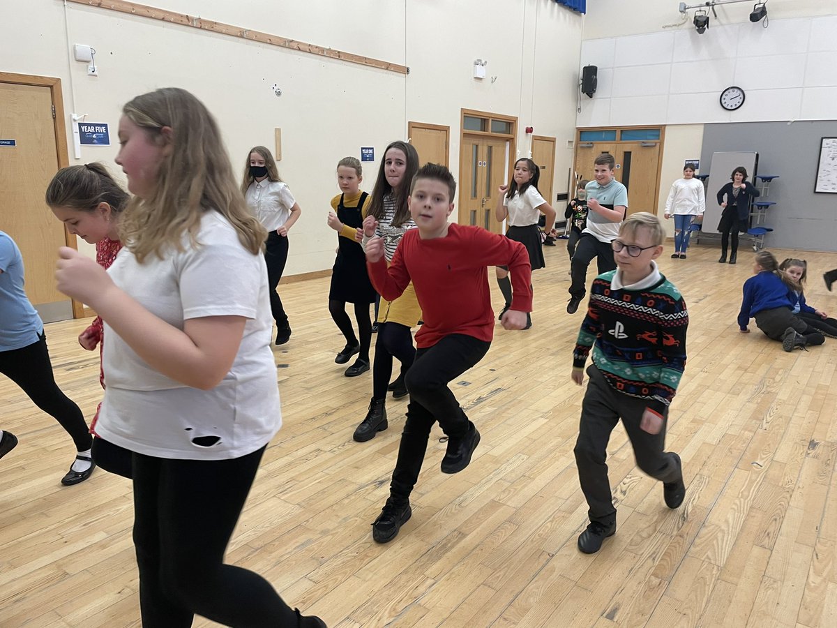 Year 6 Sinéad O’Hart Class tweet media