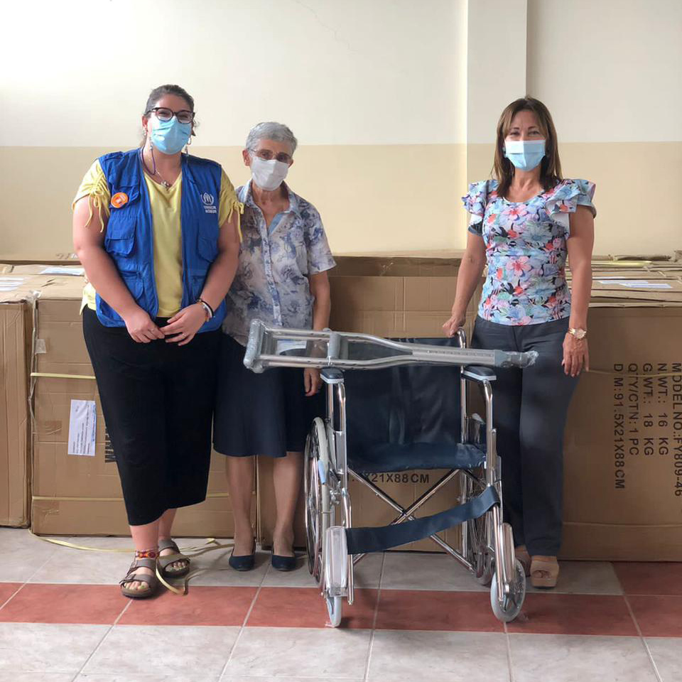ACNUREcuador's tweet photo. En #Esmeraldas le apostamos 🤜🏾🤛🏼 a la inclusión de las personas con discapacidad en las comunidades.
Realizamos la entrega de sillas de ruedas🦽, muletas y más implementos a la fundación #OVCI para que las personas con discapacidad puedan movilizarse con libertad. https://t.co/Q8jWxMcMHq