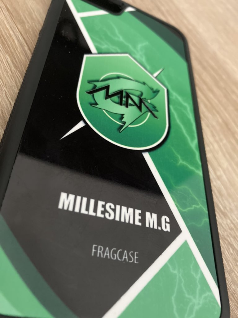 MillesimeMG's tweet photo. 😎 Coque reçu !!!
🙏 Merci a @fragcase !!!
✅ Qualité impeccable👌🏻
#MMG #FRAGCASE https://t.co/25WSllKcRO