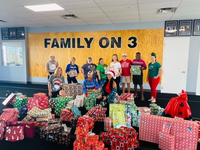 ColonialElem's tweet photo. SHOUTOUT to Gulf Coast P-FIT for making 30 families Christmas Wish List happen this year! These students are going to be so excited to receive their special gifts from the amazing North Pole Donors at P-FIT. We are so thankful! 🎄🎅#loveleeschools #leetweets #pfit https://t.co/87rKwIL44G