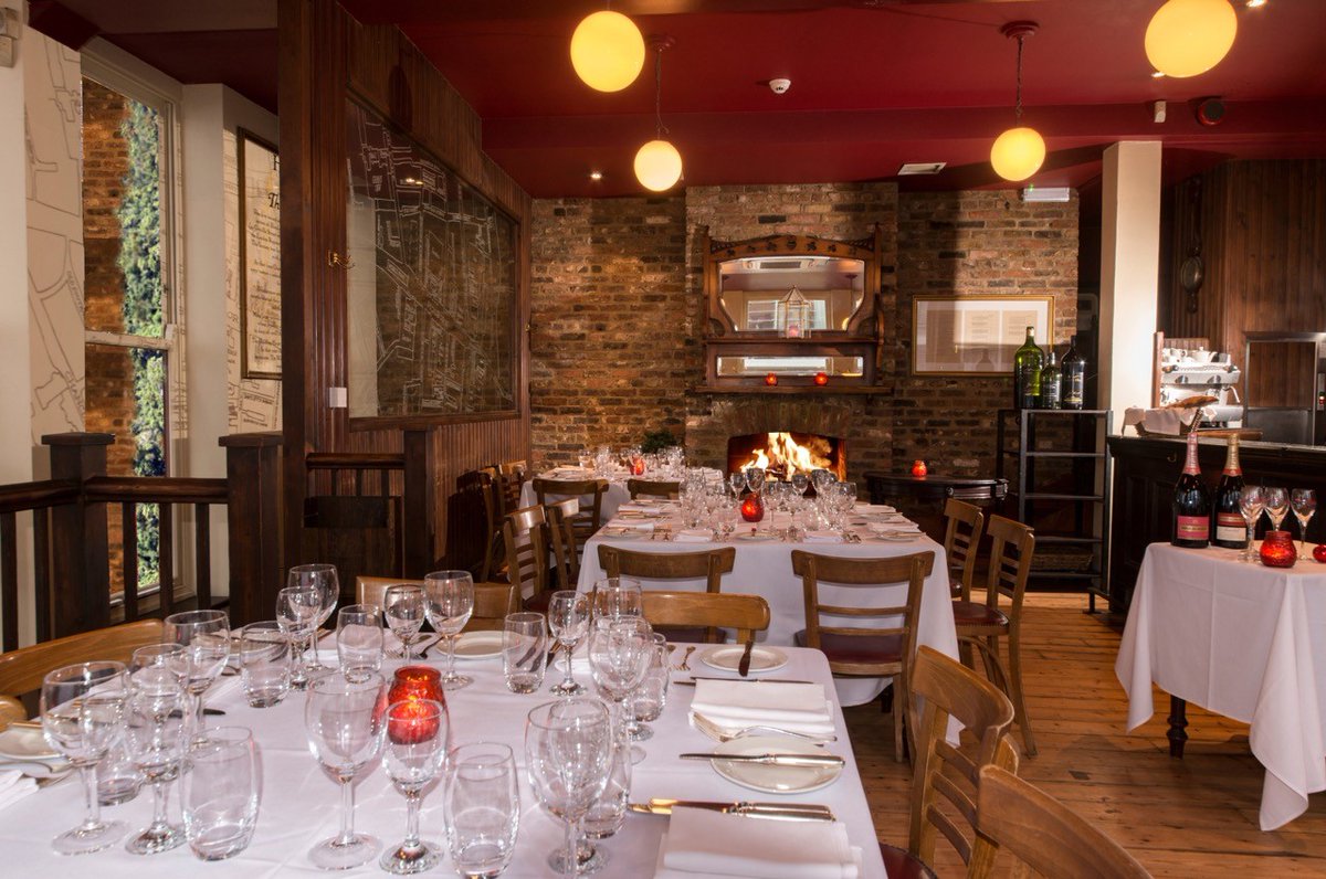 Book now for a Private Champagne Breakfast. Contact our events team on events@bleedingheart.co.uk
#champagne #breakfast