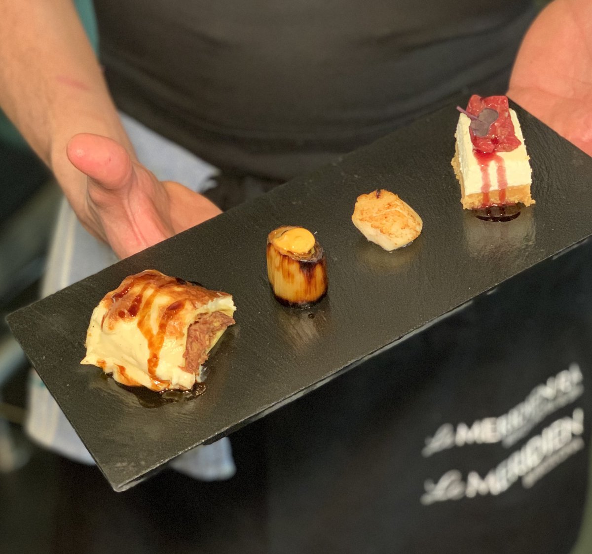 BlogHedonista's tweet photo. Escudella tradicional con galets, capón a la catalana o el deseado canelón. Son algunos de los platos de los menús para estas fiestas navideñas del restaurante #centonze del hotel #lemeridienbcn ¿quieres saber más? Entra en el siguiente link https://t.co/STmH8NEjle
#LMLaFete https://t.co/FVXTJNOHhG