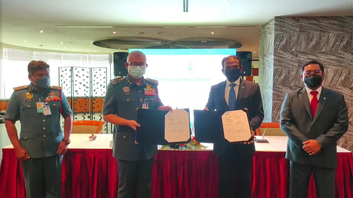KP_bombaJBPM's tweet photo. 13.12.2021 Berbesar hati menghadiri Majlis Menandatangani Memorandum Persefahaman antara JBPM dengan Petronas di Dewan KIKU Menara KLCC pada petang ini. Semoga kerjasama strategik ini akan memberi manfaat kepada JBPM dan Petronas. https://t.co/72RCZqVtNy