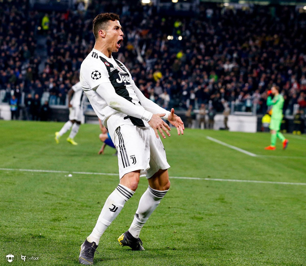 _BeFootball's tweet photo. La dernière fois que Cristiano Ronaldo a croisé la route de Diego Simeone 😨 https://t.co/ax9qpAxxGu