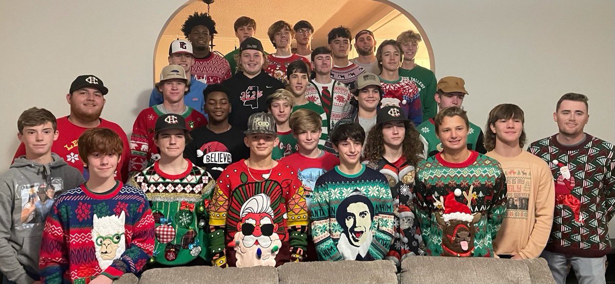 TheHillBasebal1's tweet photo. Last night was a blast! 

-Ugly Christmas Sweater Contest

-Dirty Santa

-Spikeball 

-Madden 

-AMAZING food

-The opportunity to grow closer together as a team‼️ #STANGS https://t.co/MaFlFa7yB2