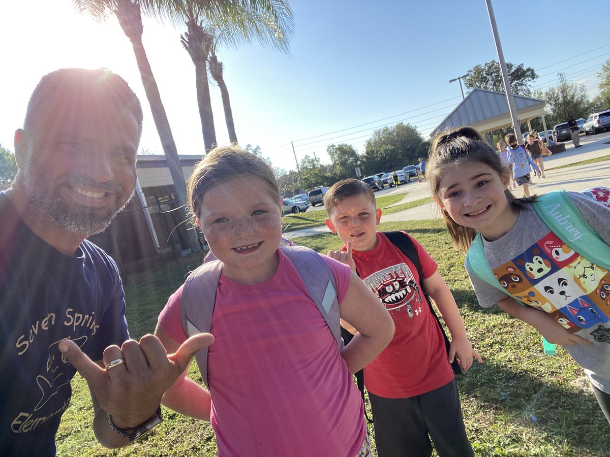 Monday Motivation 😎 <a href="/SSES_Sharks/">SSES - Seven Springs Elementary</a> <a href="/pascoschools/">Pasco County Schools</a> #Allfor1 #WeAreFamily