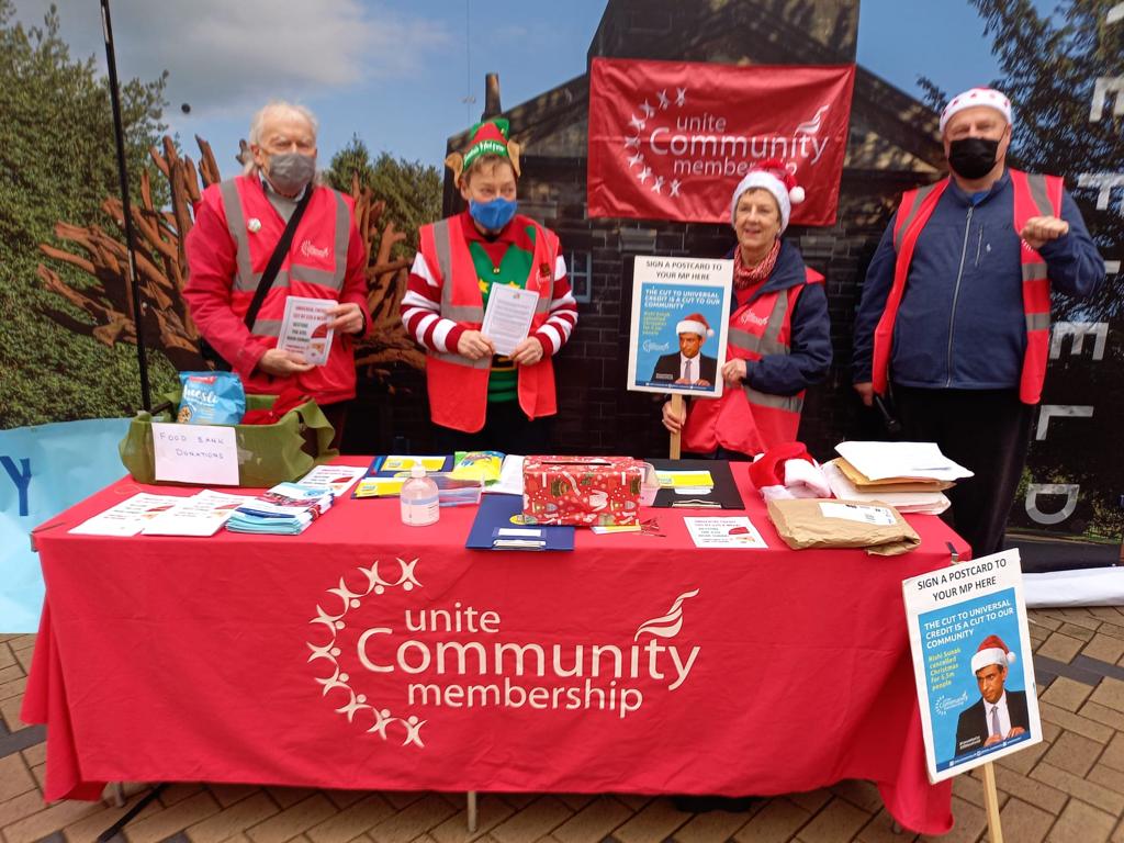 Wakefield activists supporting the red wall #cancelthecut tour. Alicia told them that so many people are struggling because of the cut.

39% of children in Wakefield East and 33% in Wakefield North live in poverty. Two-thirds are in working families.

#20More4All