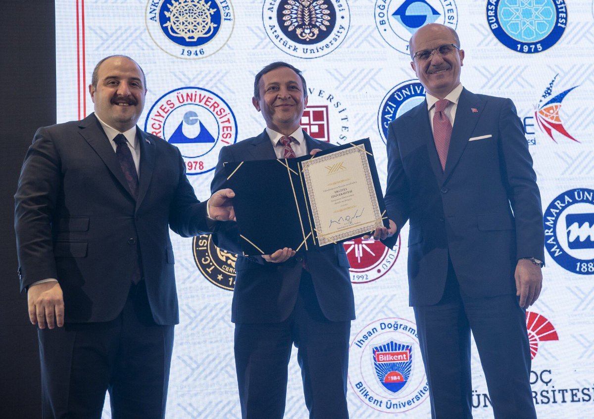 profDrCalis's tweet photo. Erciyes Üniversitesi araştırma üniversiteleri arasında 8. sıraya yükselerek araştırma üniversitesi ünvanını devam ettirmiştir. Tüm akademik ve idari personelimize, öğrencilerimize teşekkür ederim. Üniversitemize ve Kayserimize hayırlı uğurlu olsun. https://t.co/ln82fNtUsD