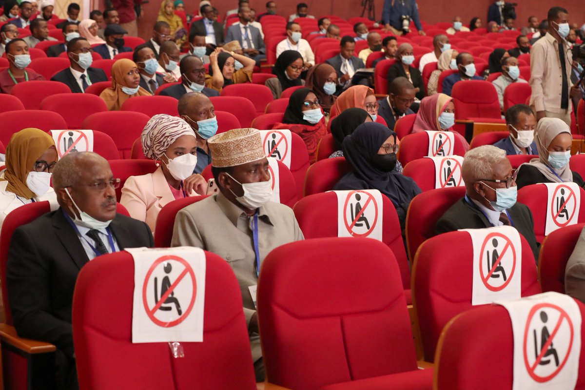 IsmailOguelleh's tweet photo. [Thread]
Furitaanka kalfadhii 5aad ee Madasha Aragtiwadaagga ee Machadka Heritage, ayaa waxaa shirkan si weyn u bilay ka qaybgalka Madaxweynaha Jamhuuriyadda Mudane Ismaaciil Cumar Geelle. https://t.co/30PFX741aD