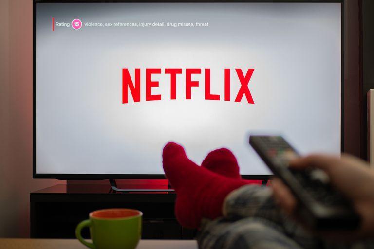 LANACION's tweet photo. Netflix canceló una popular serie sin dar explicaciones y desató la indignación de los fanáticos https://t.co/frH9mRZd9j https://t.co/I8k69EcuEm