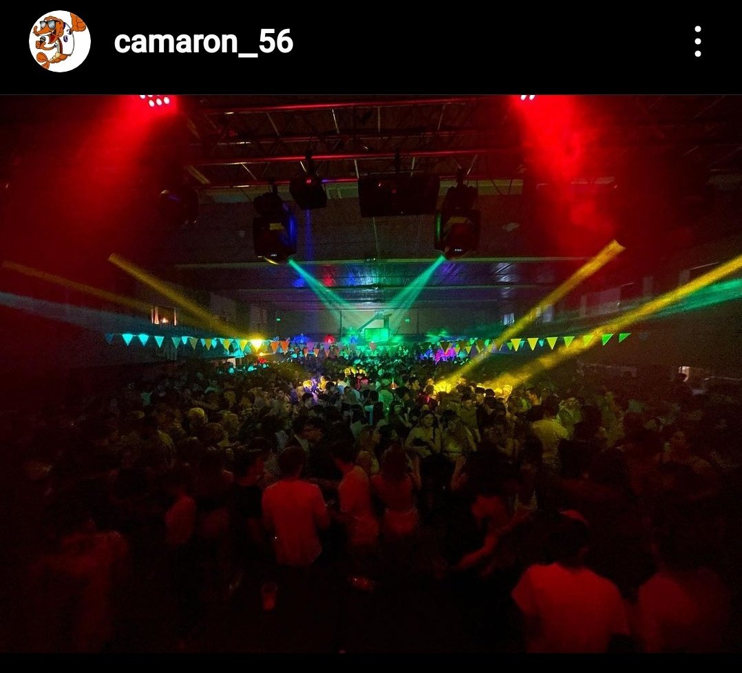 aye90833271's tweet photo. Terrible fiestita metieron !!
#lefu https://t.co/RquSR4O2LR