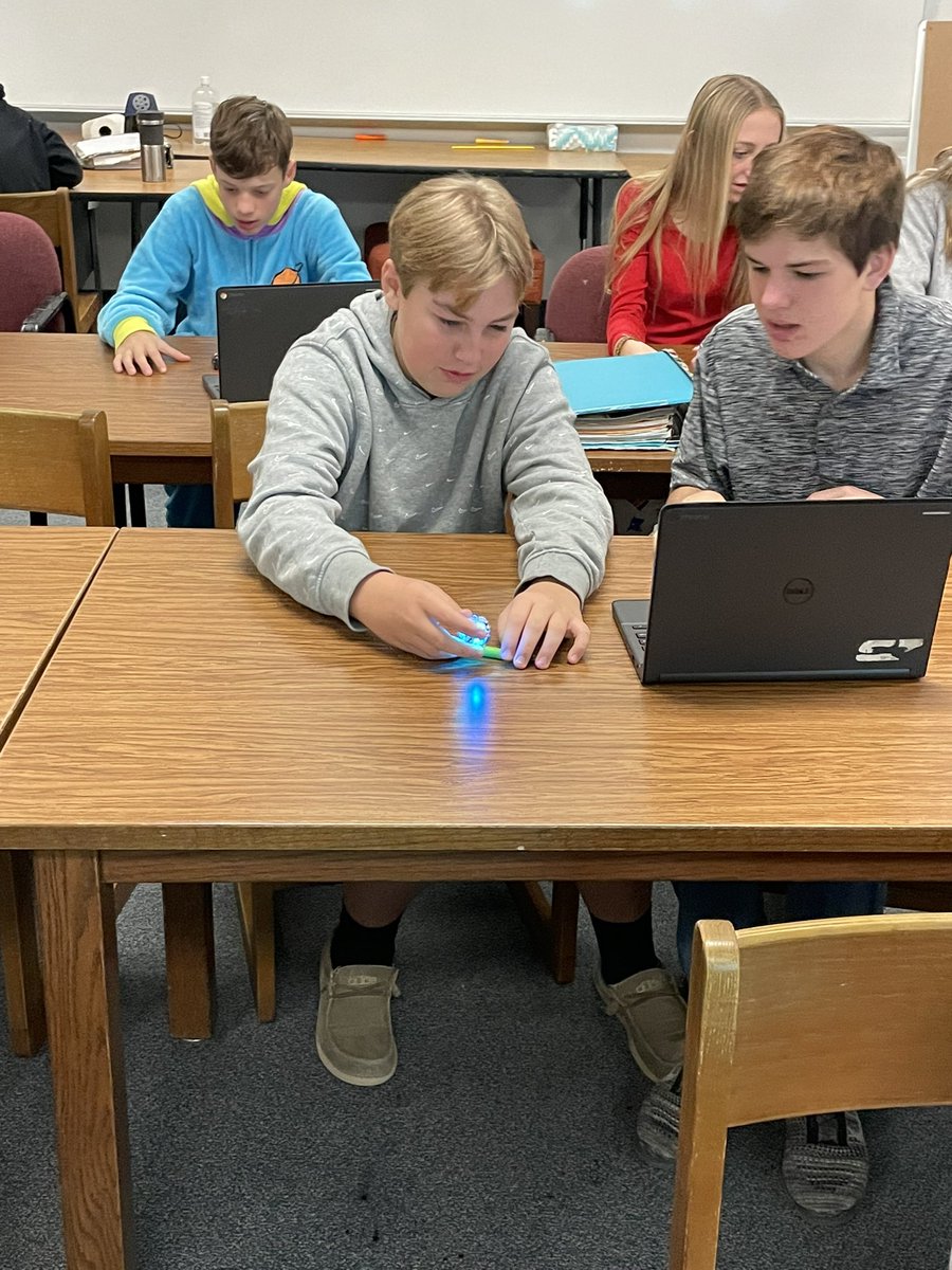 Julie Morris tweet media