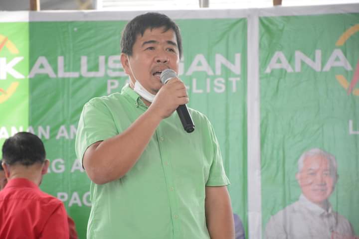 batspiocapitol's tweet photo. TINGNAN: Pinangunahan ng Provincial Public Order and Safety Department (PPOSD) ang isinagawang general assembly at distribution ng honorarium para sa mga Chief of Tanod ng Lalawigan ng Batangas ngayong araw, December 13, 2021.
#BatangasMagiting
#HelpInMotion
#HindiIkawMaiiwan https://t.co/GyZv9pPba9