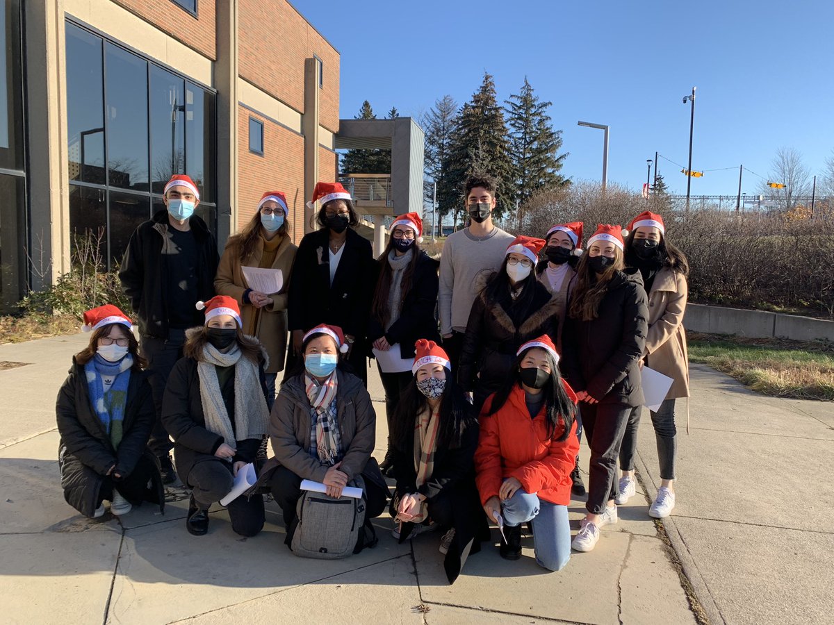 drbeccapr's tweet photo. …and they are off. The second annual #ouchlabholidayhunt is underway. A pandemic pivot to our annual end of year party that I think will be here to stay. Good luck teams: #theOUCHIES #OUCHelves #Coders #LostOnes #NFCSamateurs #SantaSpyKids #JandJ https://t.co/AqZXBxUkoq