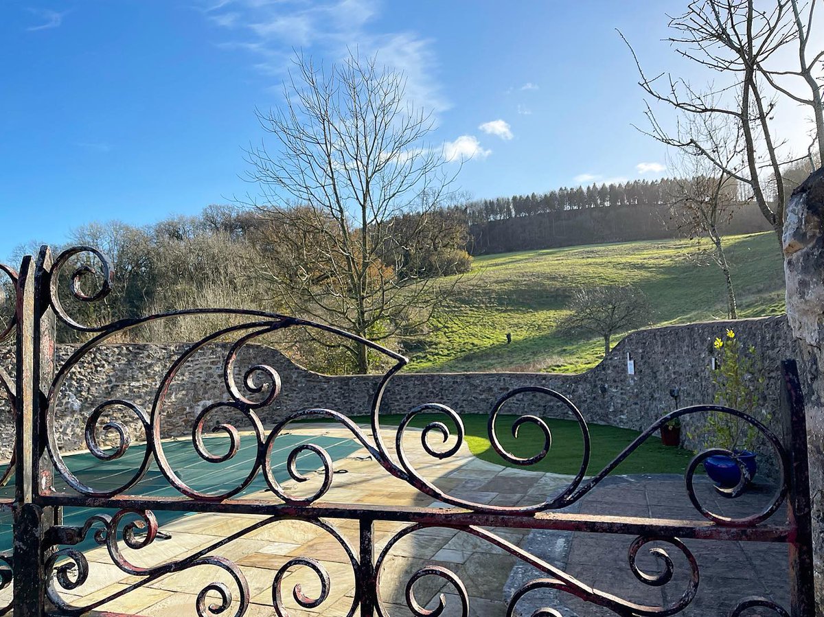 It was a beautiful day for a winter walk on Saturday. Thanks to @davidlkremer for sharing this picture.
widworthybarton.co.uk
#winterwalks #wintersunshine #eastdevon #selfcatering #luxuryselfcatering #luxuryholiday #luxuryholidayhome #devonholiday #devonholidays