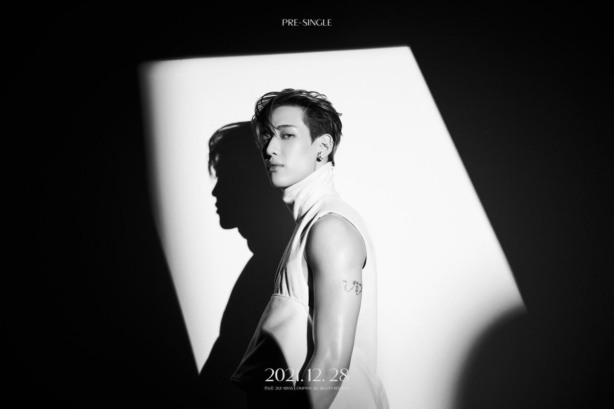 Three at once. Мишель йео оскар 2023. Three at once. Мишель йео всё везде и сразу. Зоуи андерсон.