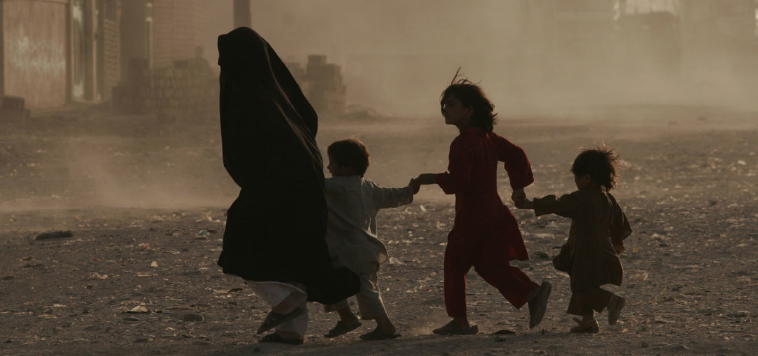 unfpaturkiye's tweet photo. 📢 54.5 million displaced women, girls and young people will need health and protection services in 2022. With your support, we can better prepare, take action and respond to the needs of the most vulnerables in emergencies around the 🌏. To find out more: https://t.co/vVvVODhTgP https://t.co/2j9v4SQopx