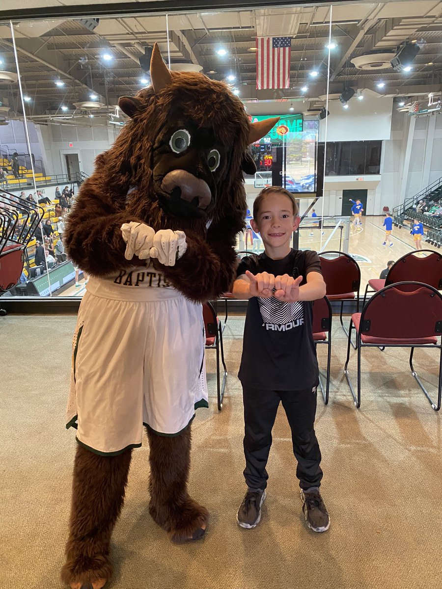 OBU_Shaz's tweet photo. I had a great time hanging out with Kypton for his birthday party!
We would love to have more birthdays at basketball games! Call 405-585-5302 for info and too book your kids birthday!
#RepKarip | #BirthdayBison https://t.co/OjRqZ3Kwm5