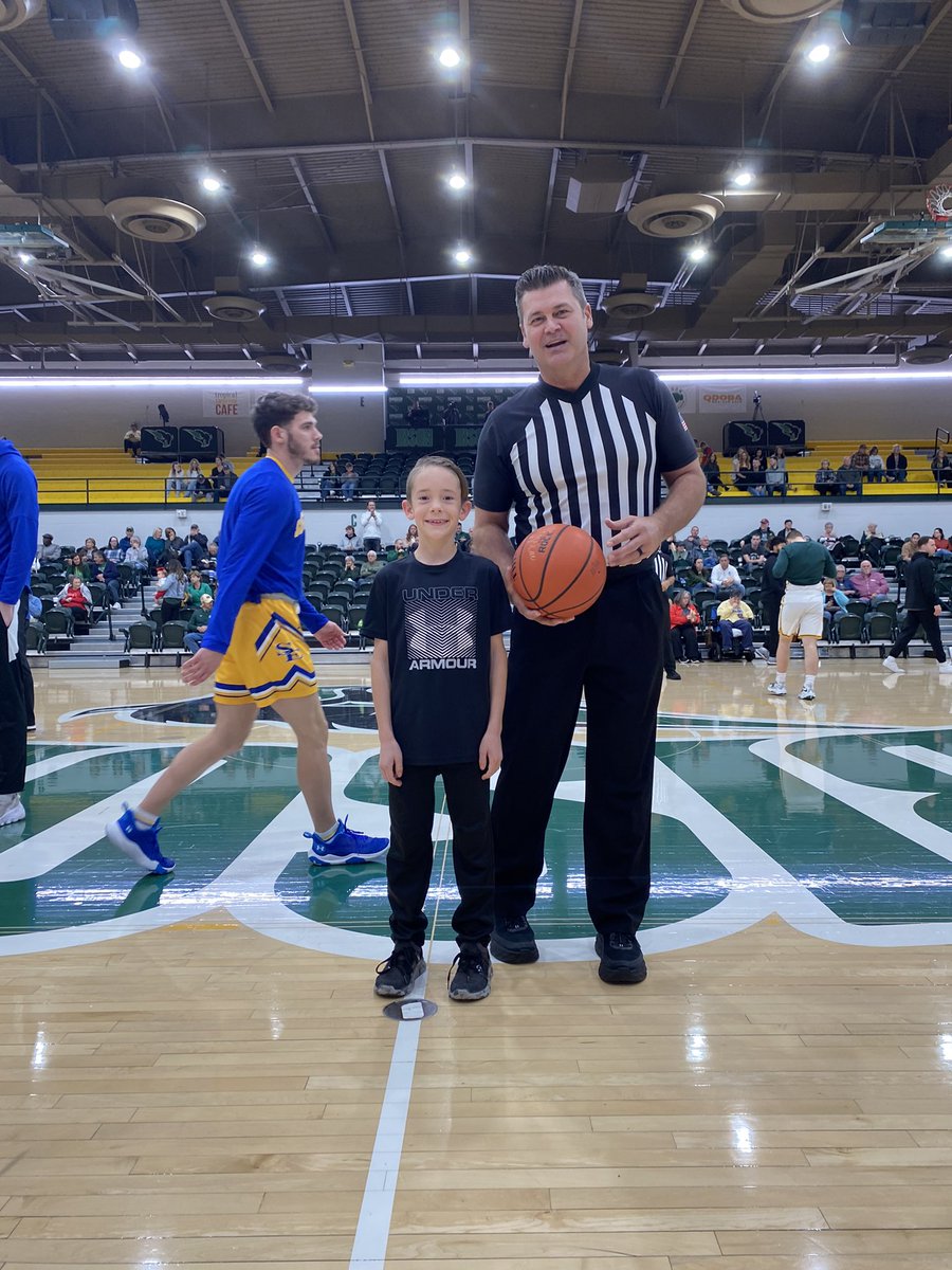 OBU_Shaz's tweet photo. I had a great time hanging out with Kypton for his birthday party!
We would love to have more birthdays at basketball games! Call 405-585-5302 for info and too book your kids birthday!
#RepKarip | #BirthdayBison https://t.co/OjRqZ3Kwm5