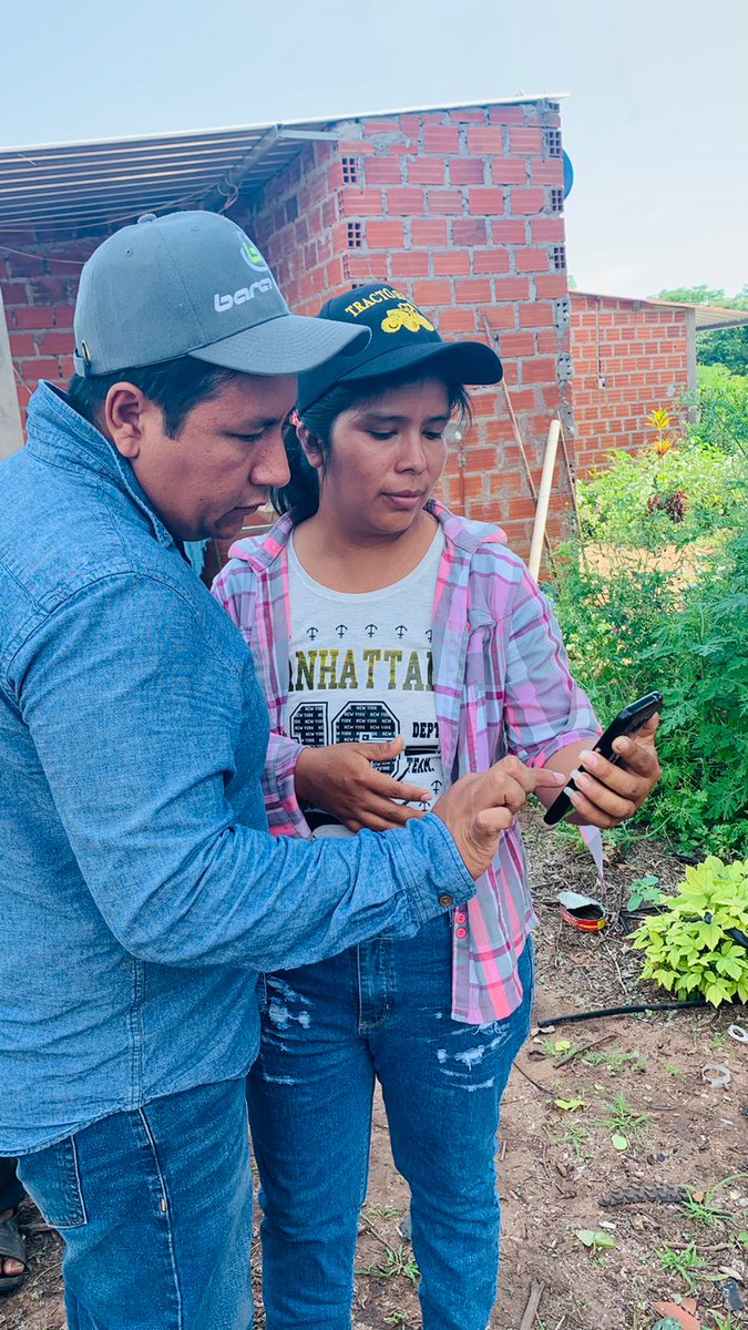 Capacitaciones #BOLIVIA 🇧🇴 

De la mano de <a href="/NativaTarija/">Nativa Tarija</a> más de 20 productorxs de Puesto García, pertenecientes a la Asociación Mermefrut y regantes entre otros de la comunidad, se capacitaron en el uso de la herramienta KUKUE junto Fernando Aiello, técnico de <a href="/ACDIargentina/">ACDI</a>  💪🏽