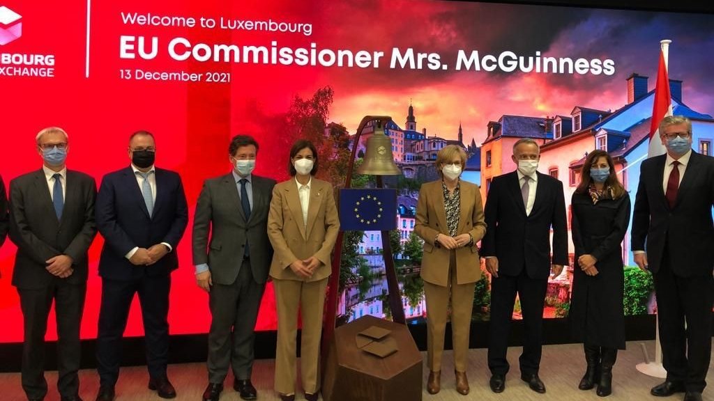 UE_Luxembourg's tweet photo. 📍@LuxembourgSE

🇪🇺🤝🇱🇺Lors de sa visite, la Commissaire @McGuinnessEU  a pu faire un tour d'horizon de la place financière avec ses représentants principaux. https://t.co/R34WRx7Fg8