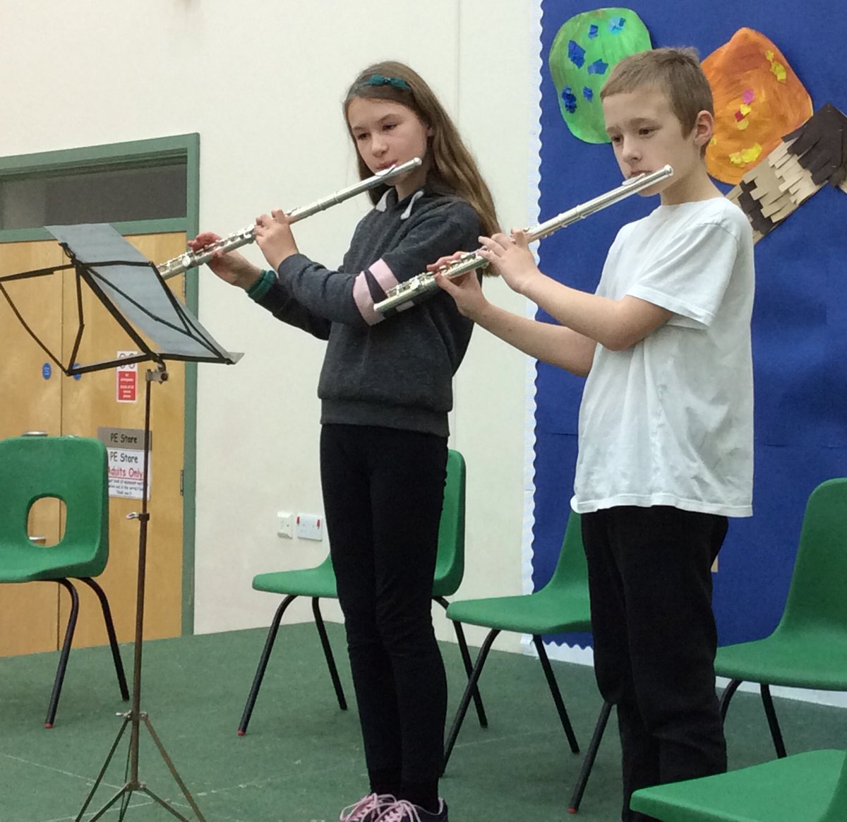 Lakeside_school's tweet photo. Very talented flute players performed at the music concert tonight. Well done. #musicallytalented #flautists #musicconcert https://t.co/qEvkUVuivv