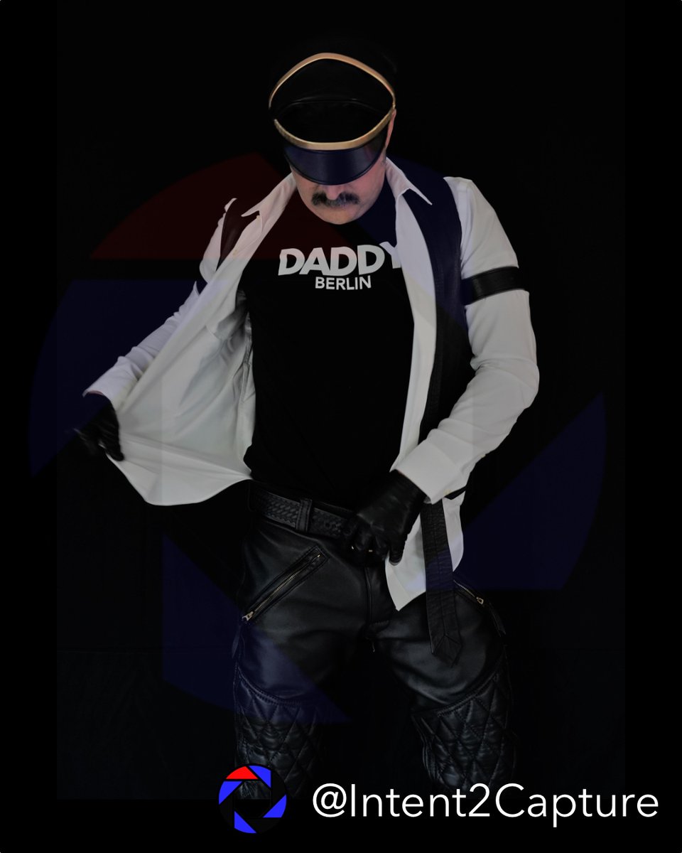 Intent2Capture's tweet image. Daddy is home. #LeatherDaddy #muircapmonday #mustache #mustachemonday #BLUF #leathermen #leatherman #gear365 #leathergay #gearberlin #langlitzleathers #leatherpants #leathergloves #glovefetish #gom #gaydaddy  #bdsm #bdsmart #kinkyphoto #dilf #breeches #gayberlin #leder #cuero