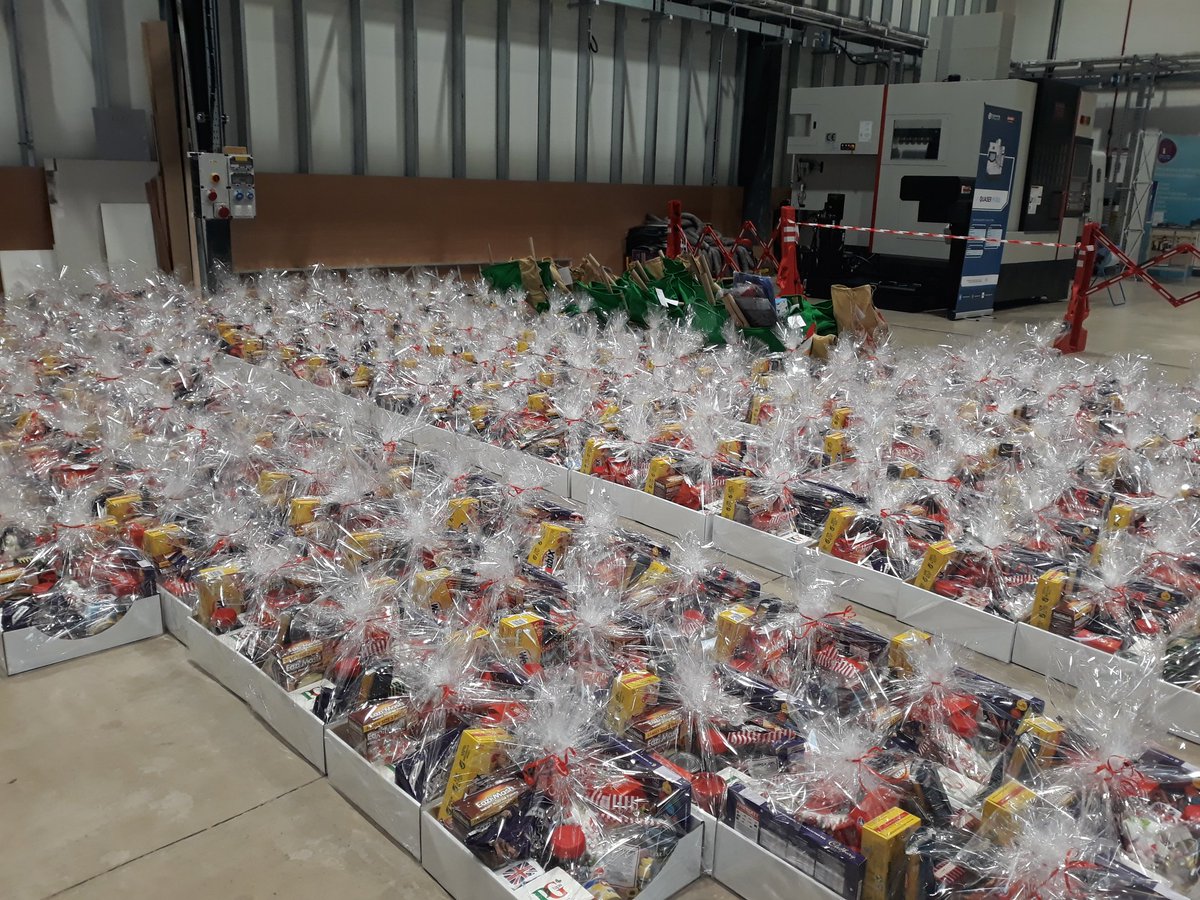 Just a few of the food hampers and activity packs put together by some amazing Santa's helpers! <a href="/DudleyHaf/">Haf Dudley</a> <a href="/DudleyCVS/">Dudley CVS</a> @LabourBryn