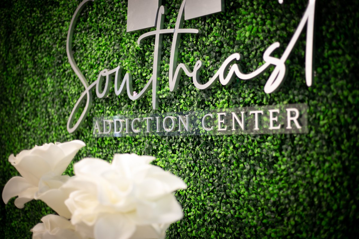 SoutheastAddic1's tweet photo. Southeast Addiction Center exists for one purpose: to help addicts establish sustainable recovery. 

Contact us today at (888) 981-8263 or visit our website at https://t.co/edjGbJugZB and start your journey to recovery now! https://t.co/rRT8vpRWh6