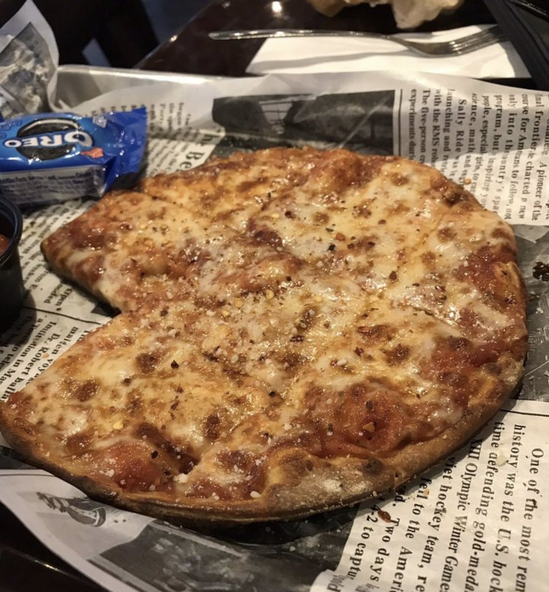 ThomasPSportBar's tweet photo. “A lovely cheese pizza just for me.” 
#NameThatMovie 
📸 credit: Tyler T. on Yelp

#TampaBay #Pizza https://t.co/lXxHAWGwTL