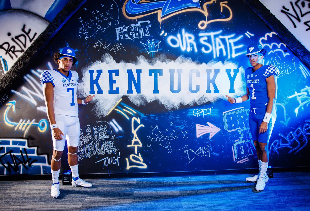 Destinwade1's tweet photo. I will be signing on December 15th @ 3:30. At Summit High School! @vincemarrow @LiamCoen @UKCoachStoops @coach_bcoleman https://t.co/au1t9Zg8Xy