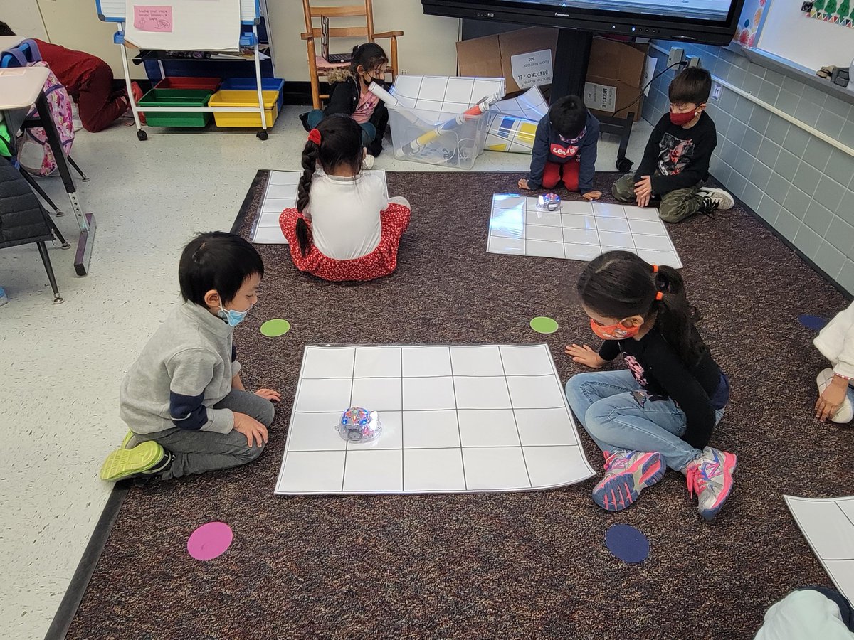 JuliaReichel3's tweet photo. In honor of computer science week and the hour of code, Mrs. Grant came in to teach a blue bot lesson! The students had a blast learning how to use the blue bots and relating it to ordinal numbers in math! Thanks so much Mrs. Grant!! https://t.co/KewGccnk63