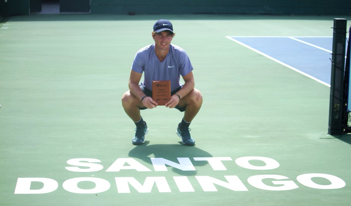 cotecctennis's tweet photo. Peter Bertran, campeón en casa en el M15 #SantoDomingo . Segundo título en su carrera y segundo en República Dominicana. 

#tennis #tenniscourt #CoteccPower #Cotecc #DominicanRepublic https://t.co/EdRuaiCPhJ