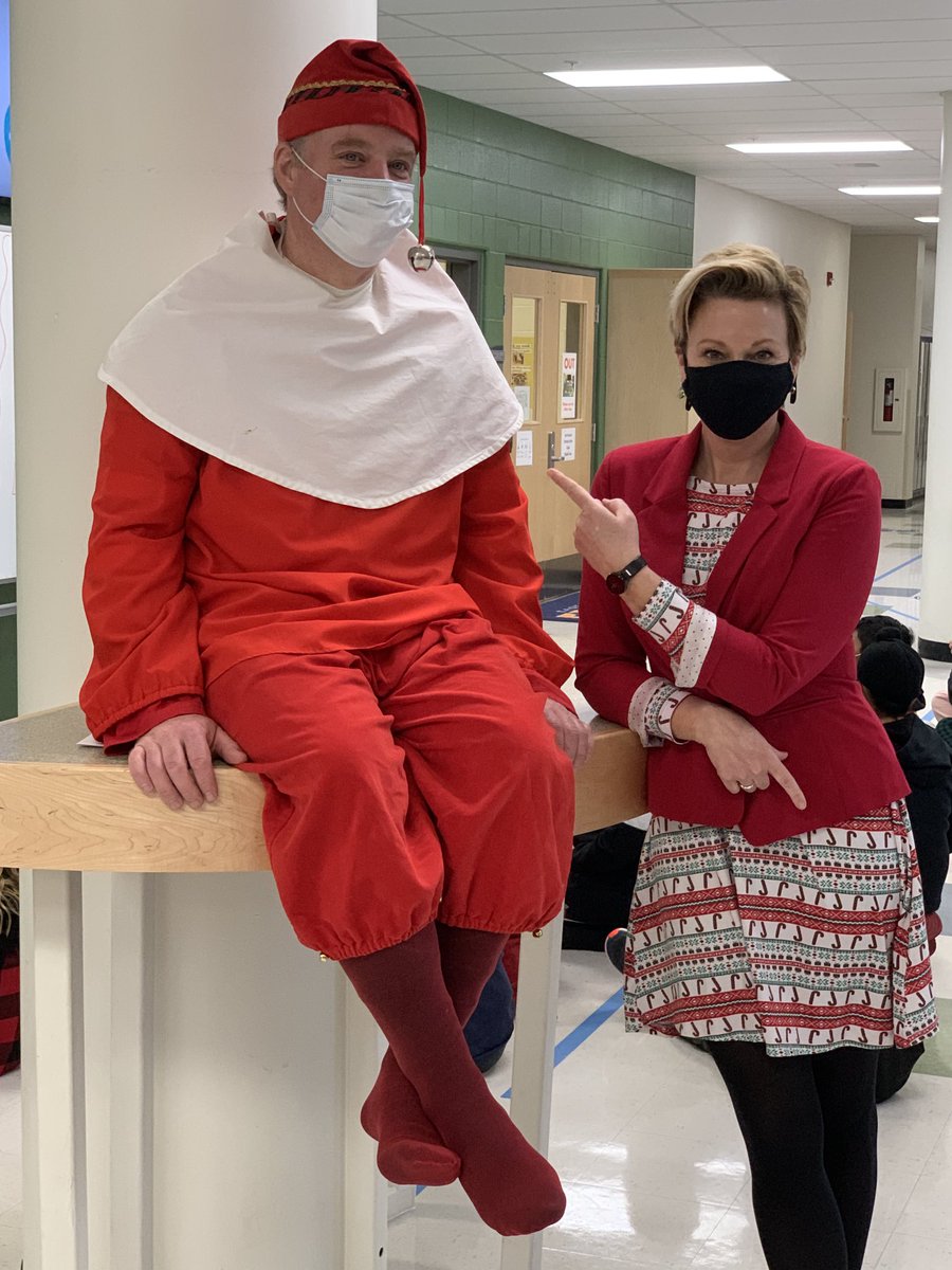 We found an elf on our shelf!  Introducing Twinkles McSnowflake.  Hope he makes good choices today! ⁦<a href="/rvsed/">Rocky View Schools</a>⁩ ⁦<a href="/BaziukShali/">Shali Baziuk</a>⁩