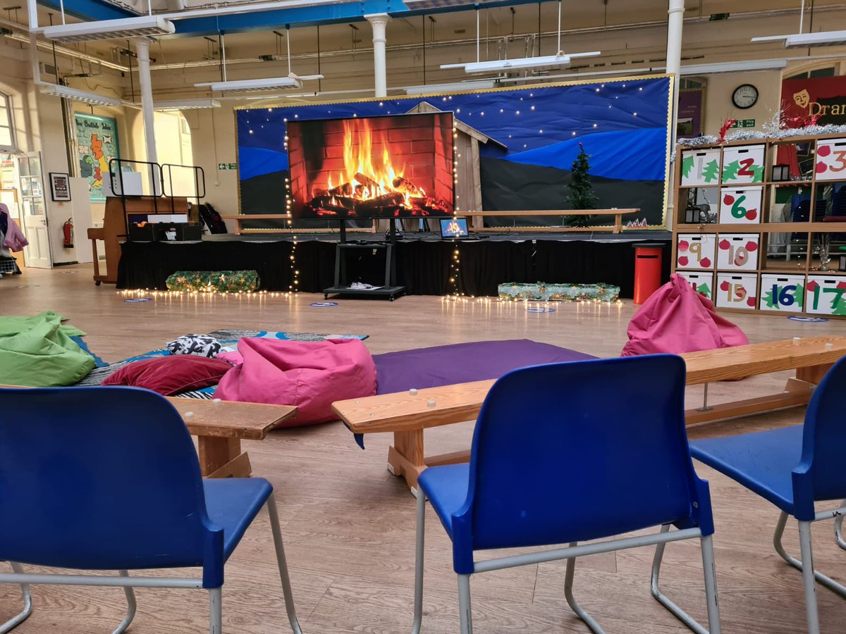 HPA_Philip_Lane's tweet image. Film night at #HPAPL - so excited to be watching Frozen 🥶☃️ tonight. Who’s wants to come tomorrow?!