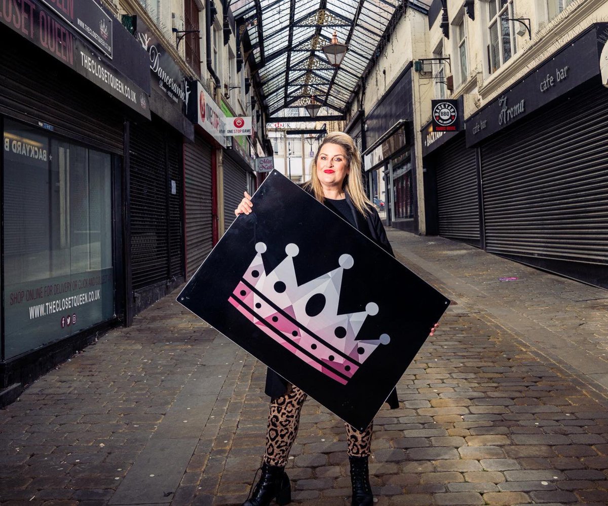 We are really pleased to share these ‘portraits’ inspired by awesome individuals from the Routed Project. Here are Roseanna and Claire along with their photo portraits #publicart #fun #heritagelotteryfunded <a href="/heritagefunduk/">The National Lottery Heritage Fund</a> <a href="/barnsleymht/">Barnsley Museums & Heritage Trust</a> <a href="/barnsleymuseums/">Barnsley Museums</a> @lynnfinlay1