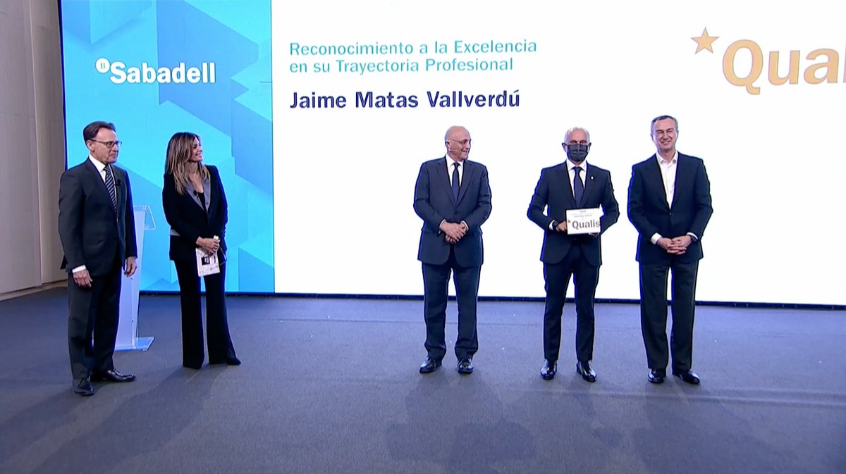 sabadellprensa's tweet photo. #RAD2021 | Jaime Matas, dir gral adjunto y dir de Red de @BancoSabadell, recibe el merecido #PremioQualis de Oro por su excelente y dilatada trayectoria profesional en la entidad 🥇
#UnProyectoUnEquipo #SomosSabadell https://t.co/ysjgMSjfTF