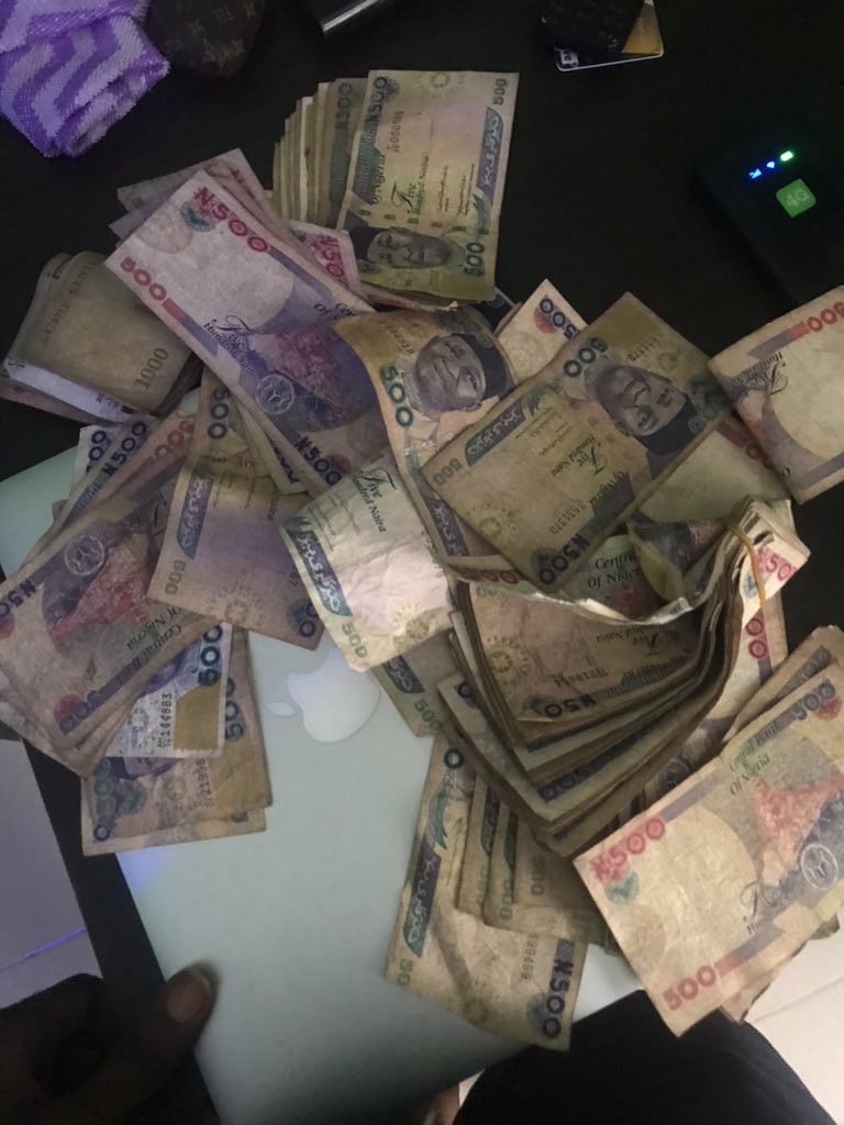 Just broke my piggybox na who dey alive dey save. Time for detty December.