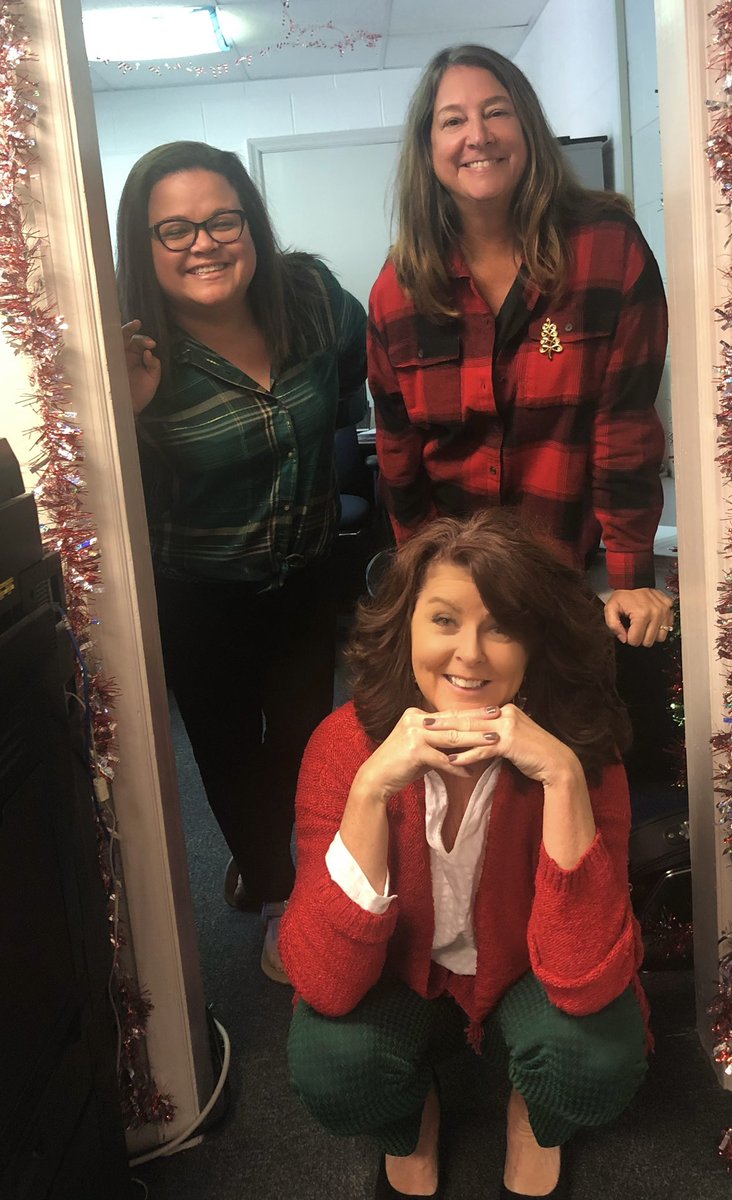 Lisa Thompson tweet media