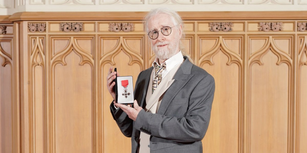 🗣️ “I’m absolutely thrilled &amp; humbled to have been recognised in this way."

Prof. Mark O’Shea (<a href="/Micropechis/">Mark O'Shea MBE</a>) was recently awarded an MBE at Windsor Castle for services to Higher Education, Zoology, Reptile Conservation &amp; Snakebite Research.

Read more 👉 wlv.ac.uk/news-and-event…