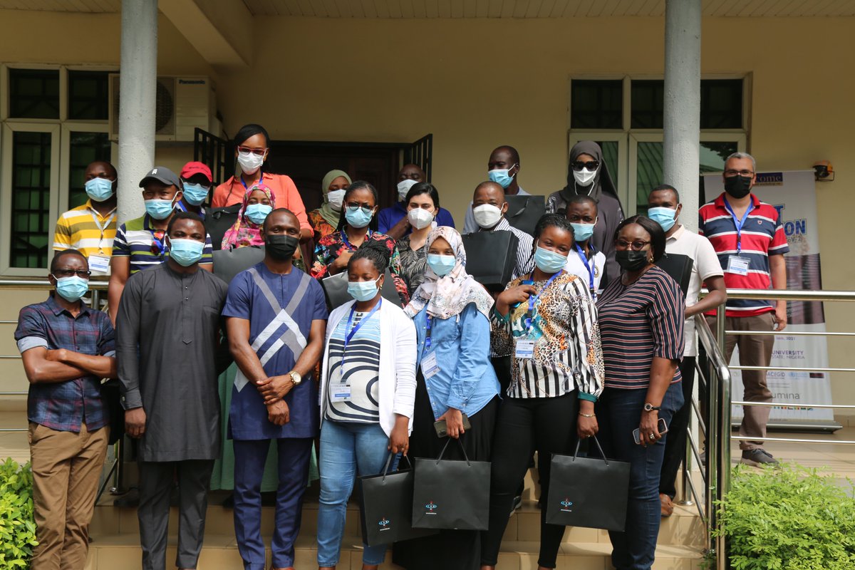 acegid_igh's tweet photo. Over the weekend, we did some more bioinformatics. We reviewed SARS-CoV-2 genome assembly using the @LosAlamosNatLab EDGE COVID-19 cloud platform.

We also had the pleasure of hosting our partners from @inqababiotecWA and @ISN_Medical 
#NGSTraining https://t.co/9L8IrZsheO