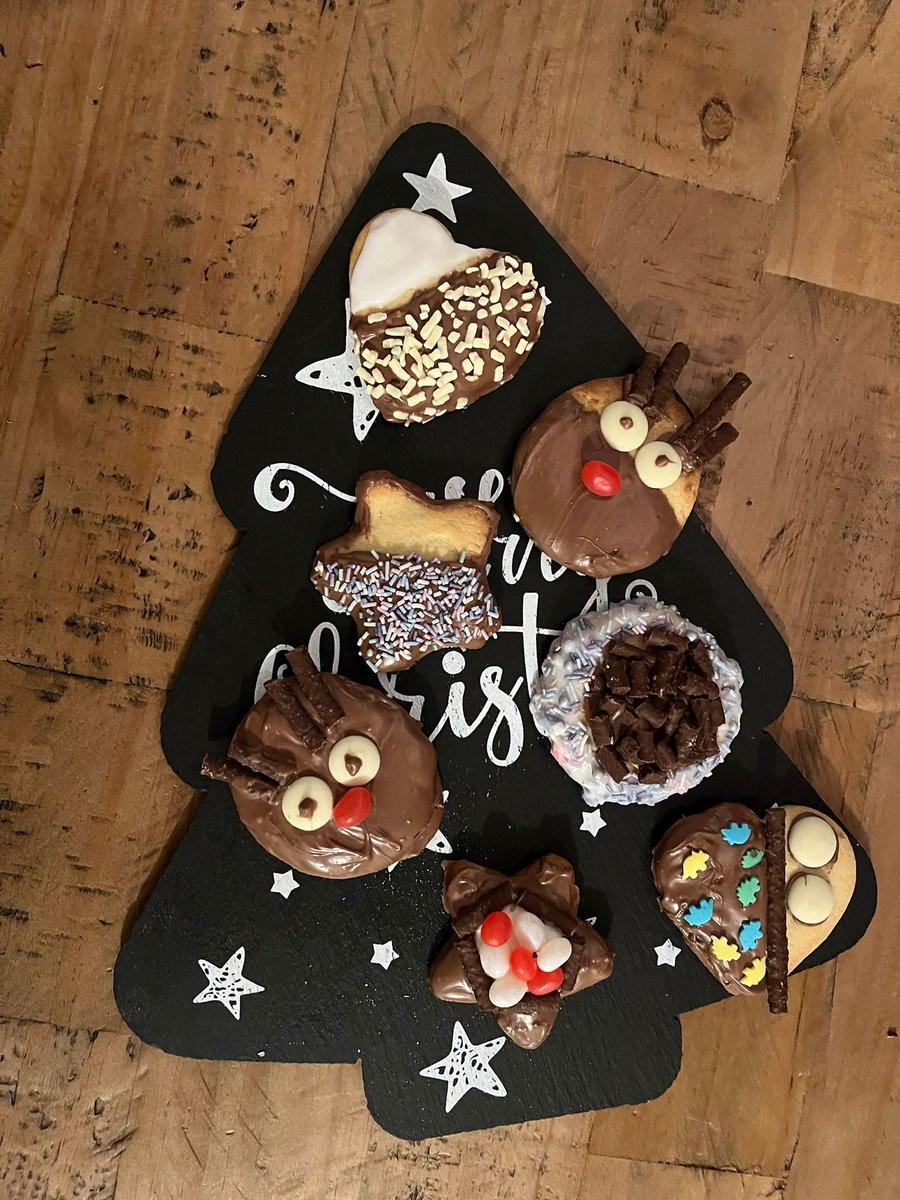 MajorRec1's tweet photo. Today was our Great Christmas Bake Off, what do you think of our baking skills @BritishBakeOff? Any tips @PaulHollywood? #christmas #competition #bakeoff #GBBO #GCBO https://t.co/GNRLoJknGT