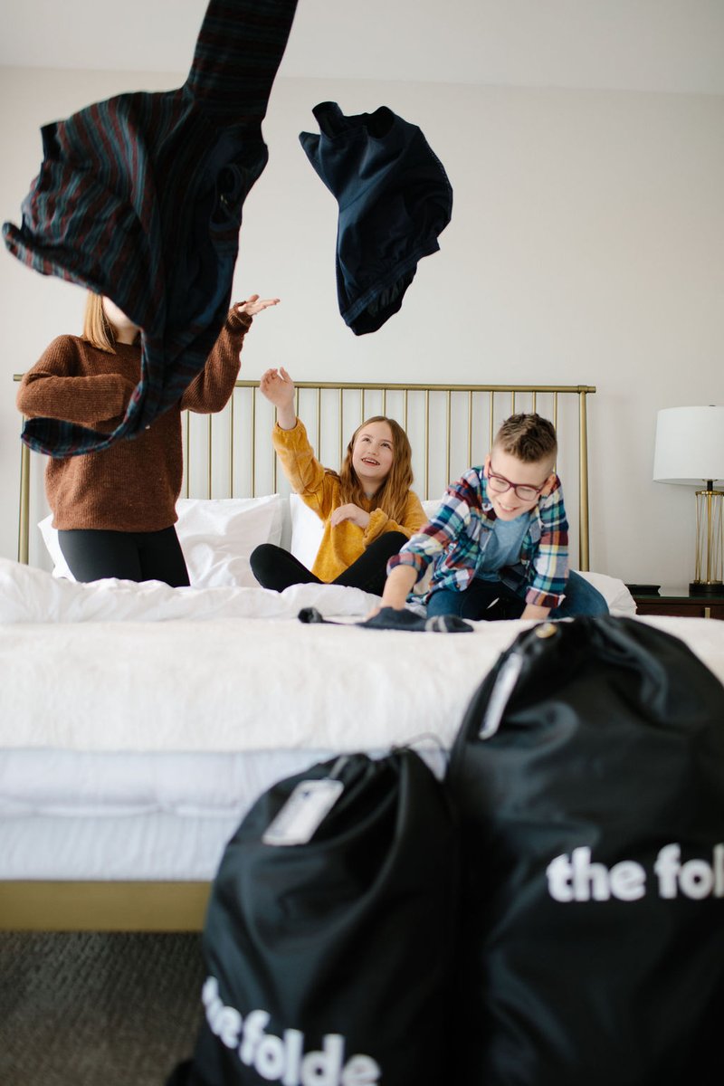 TheFolde's tweet photo. Our laundry delivery services make it easy to skip laundry day, with delivery right to your door. 

Sign up for a weekly service, or use us when the laundry starts piling up. We’re here to help lighten the load. https://t.co/JDUDUnUHgv https://t.co/6tKw8s8KxY