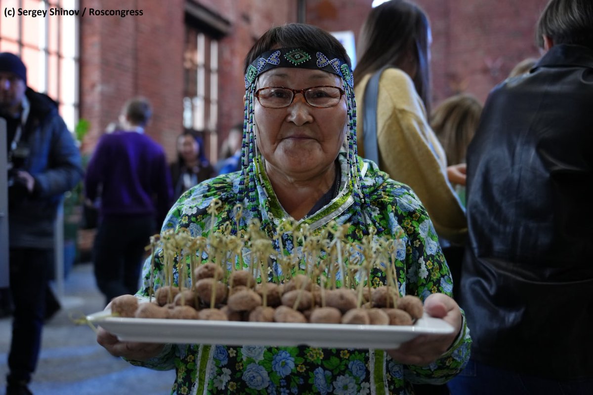 Russia's tweet photo. 👩🍳 Looking where to go next to explore new tastes? Your best option is the #RussianArctic!
The gastronomic festival held this weekend in Moscow gives a tiny glimpse.
#Olenina, #nelma & other dainties - chefs from 9 Arctic regions of Russia outdid themselves! #Russia4Arctic https://t.co/3rCwa22fhA