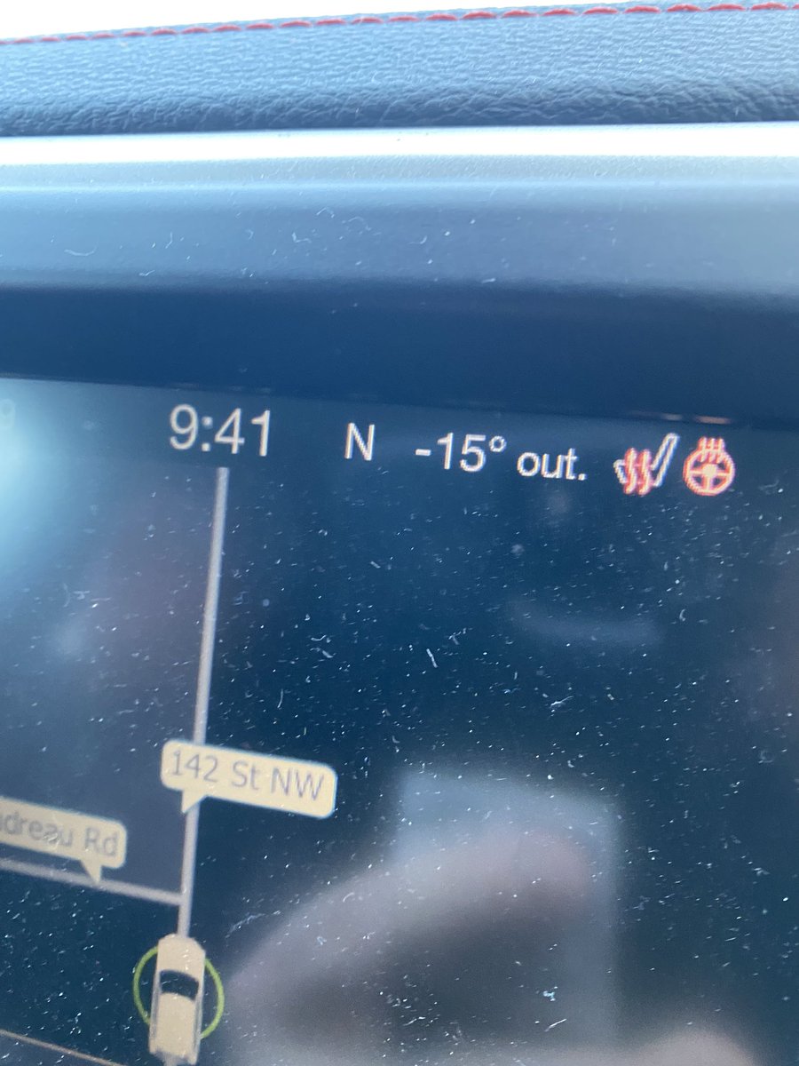 bondzeelive's tweet photo. Can someone please explain to me why I came to Edmonton?? My 3 balls are frozen solid. 🥶🥶🥶#iamcold #edmonton #thisaintcalifornia @TheArmyKris @DBlundellNet https://t.co/jBeeHLNrmy