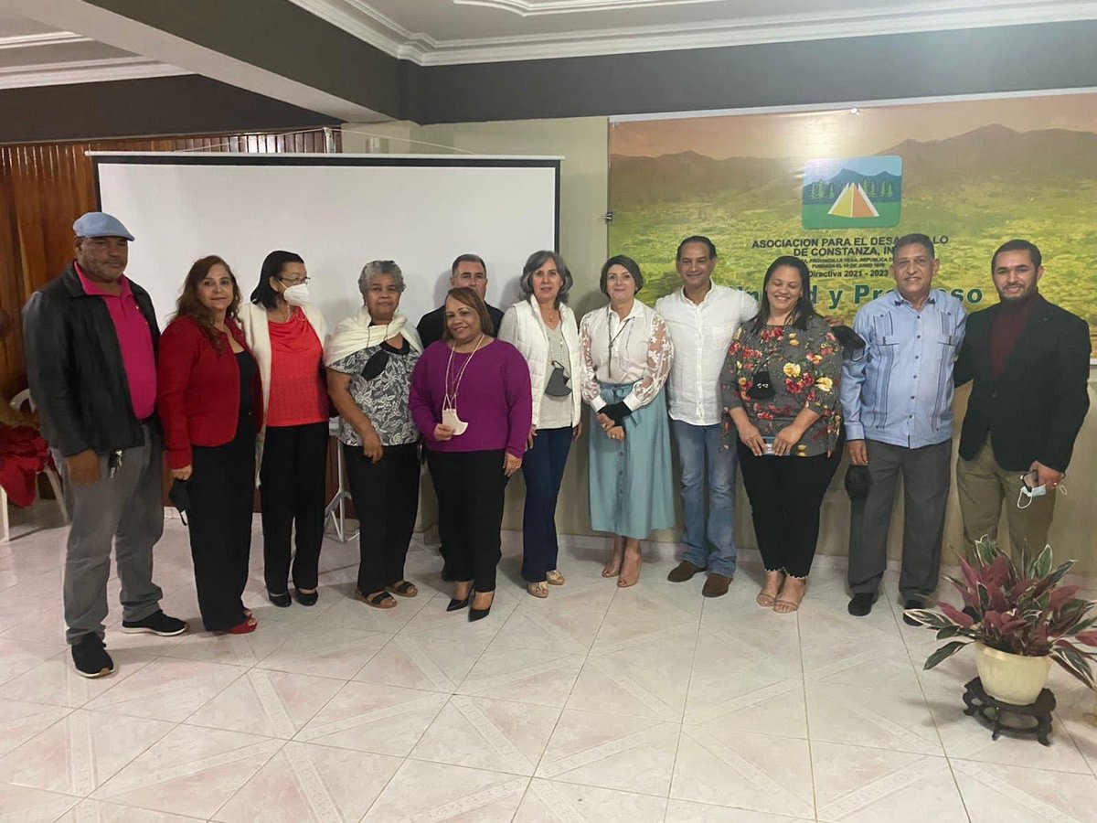 felixmcaraballo's tweet photo. El pasado Viernes 10 de Diciembre La Asociación para el Desarrollo de Constanza y el Clúster Ecoturístico de Constanza recibieron al laureado comunicador @laluzjose con una charla magistral sobre su propuesta de SEGURIDAD PERIMETRAL. https://t.co/tAuF0QWVyr
